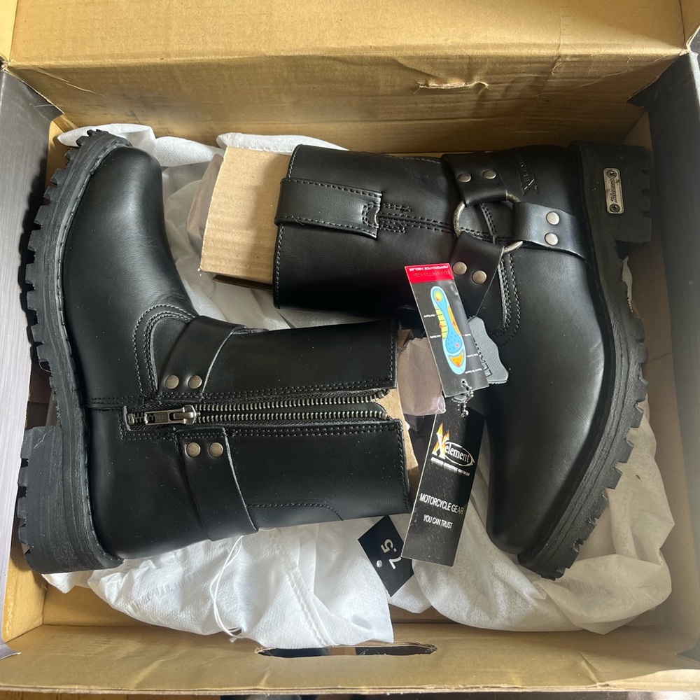 Xelement ML Full Grain Leather Ladies Harness boots. Black, size 7 1/2